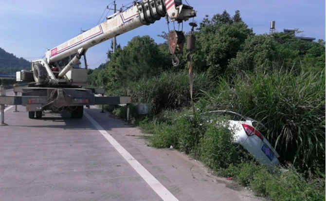 台江重载吊车救援 台江重载吊车救援